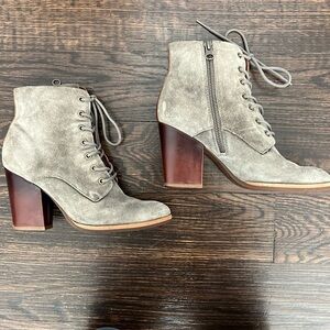 Kork-Ease Elfa Bootie Sz 7.5 moss green gray Lace Up boot heels